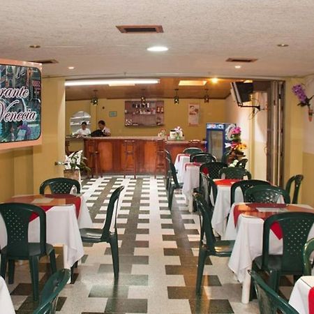 Hotel Venecia Confort Pasto Extérieur photo